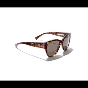 Women Chanel sunglasses